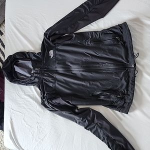✨️ The North Face Windbreaker ✨️